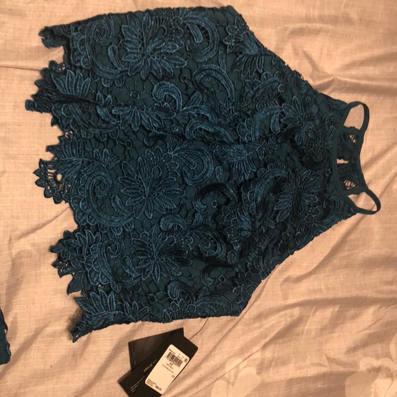 Lace pencil skirt with top - Picture 3 of 6